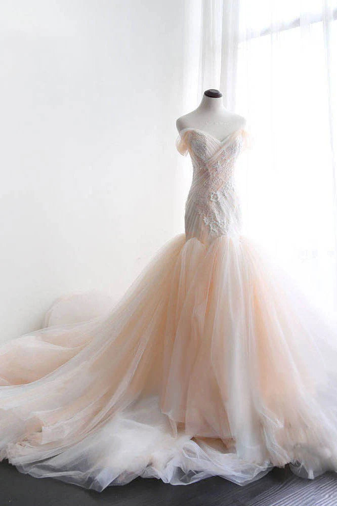 Vestido de fiesta largo de sirena con escote corazón y apliques de encaje de tul