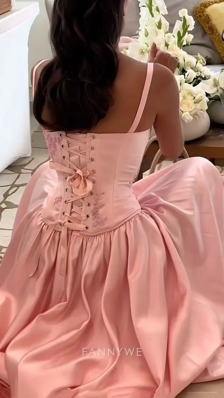 Vestido largo formal de satén rosa con escote corazón y tirantes finos de corte A, elegante, para dama de honor, de noche y fiesta.