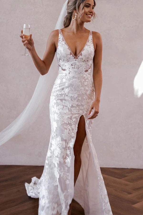 Vestidos de novia bohemios elegantes de encaje con escote en V y abertura de sirena