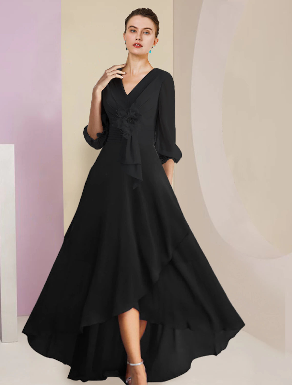 A-Linien-Kleid für die Mutter der Braut, formeller Hochzeitsgast, Vintage, elegant, V-Ausschnitt, asymmetrisch, knöchellang, Chiffon, 3/4-Ärmel mit Blume