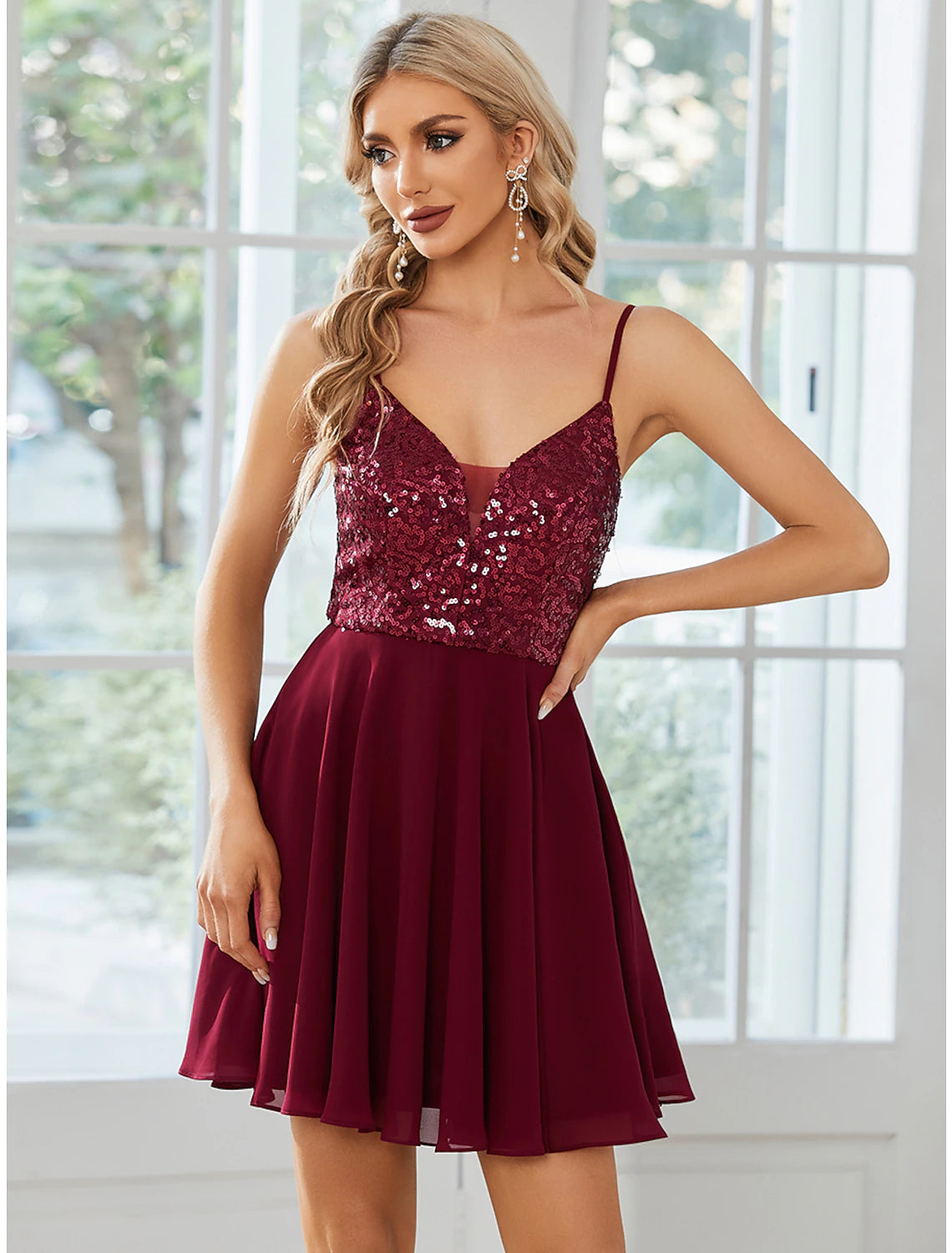 Vestidos de fiesta de corte A, sexys, cortos/mini, sin mangas, con tirantes finos, de gasa y lentejuelas plisadas.