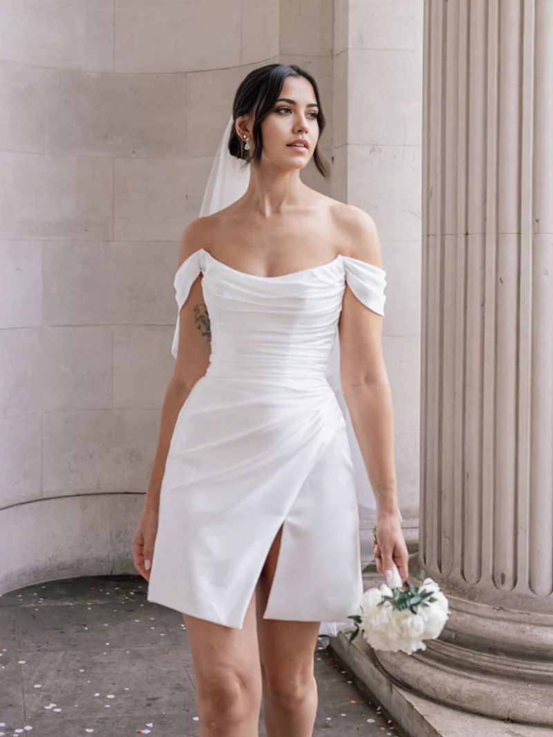 Vestido de novia formal sencillo, corto, de satén, con cuello vuelto y hombros descubiertos y abertura.