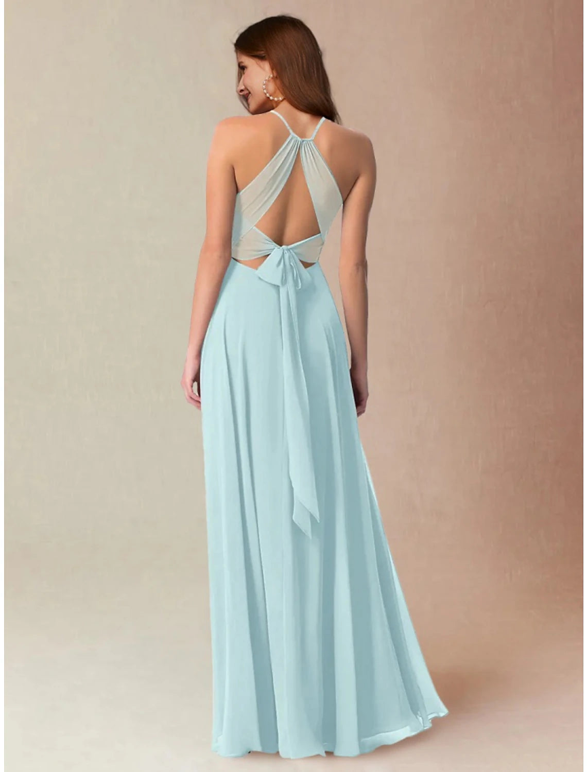 Vestido de dama de honor de corte A, cuello halter, sin mangas, elegante, largo hasta el suelo, de gasa con lazo(s), abertura frontal y fruncido.