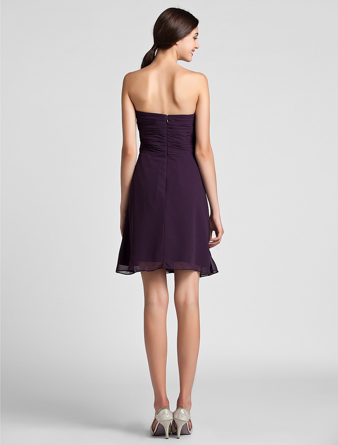 Vestido de dama de honor de gasa con escote corazón, largo hasta la rodilla, con corte en forma de tubo/columna y drapeado cruzado