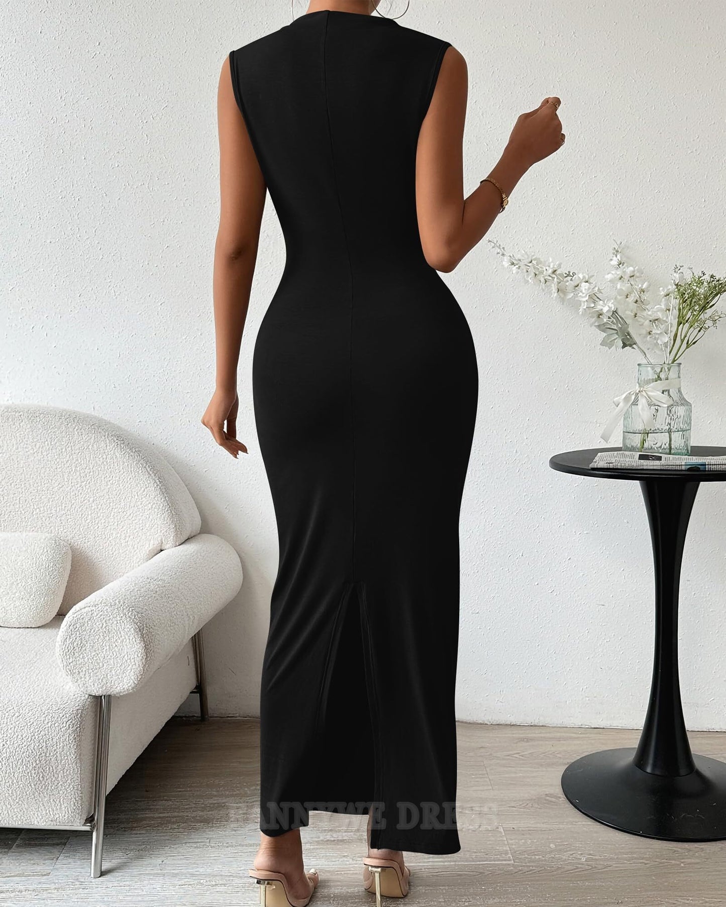 Vestido de noche elegante con escote en V fruncido y sin mangas con abertura en la espalda para invitada de boda