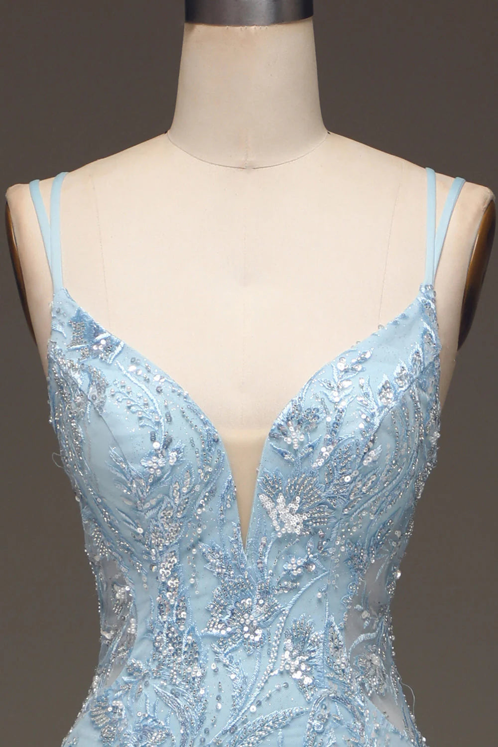 Vestido de fiesta de sirena con tul y cuentas