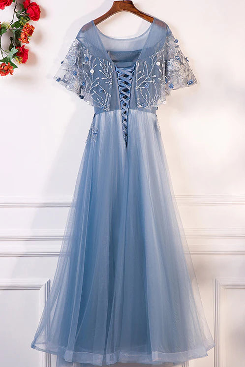Vestido de fiesta largo de tul con cuello redondo y encaje