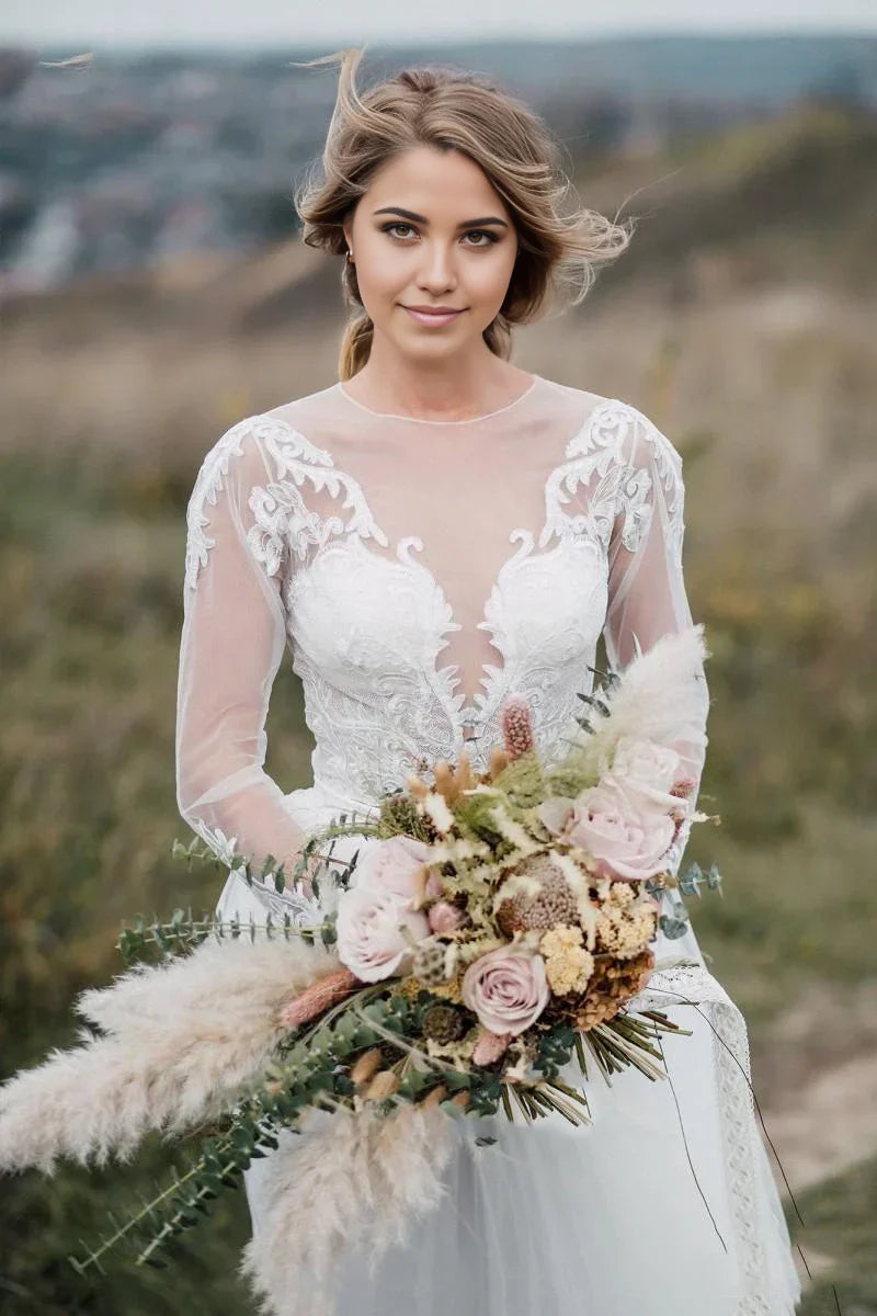 Zweiteiliges Bohemian-Brautkleid mit Illusionsärmeln und Spitze und Hofschleppe