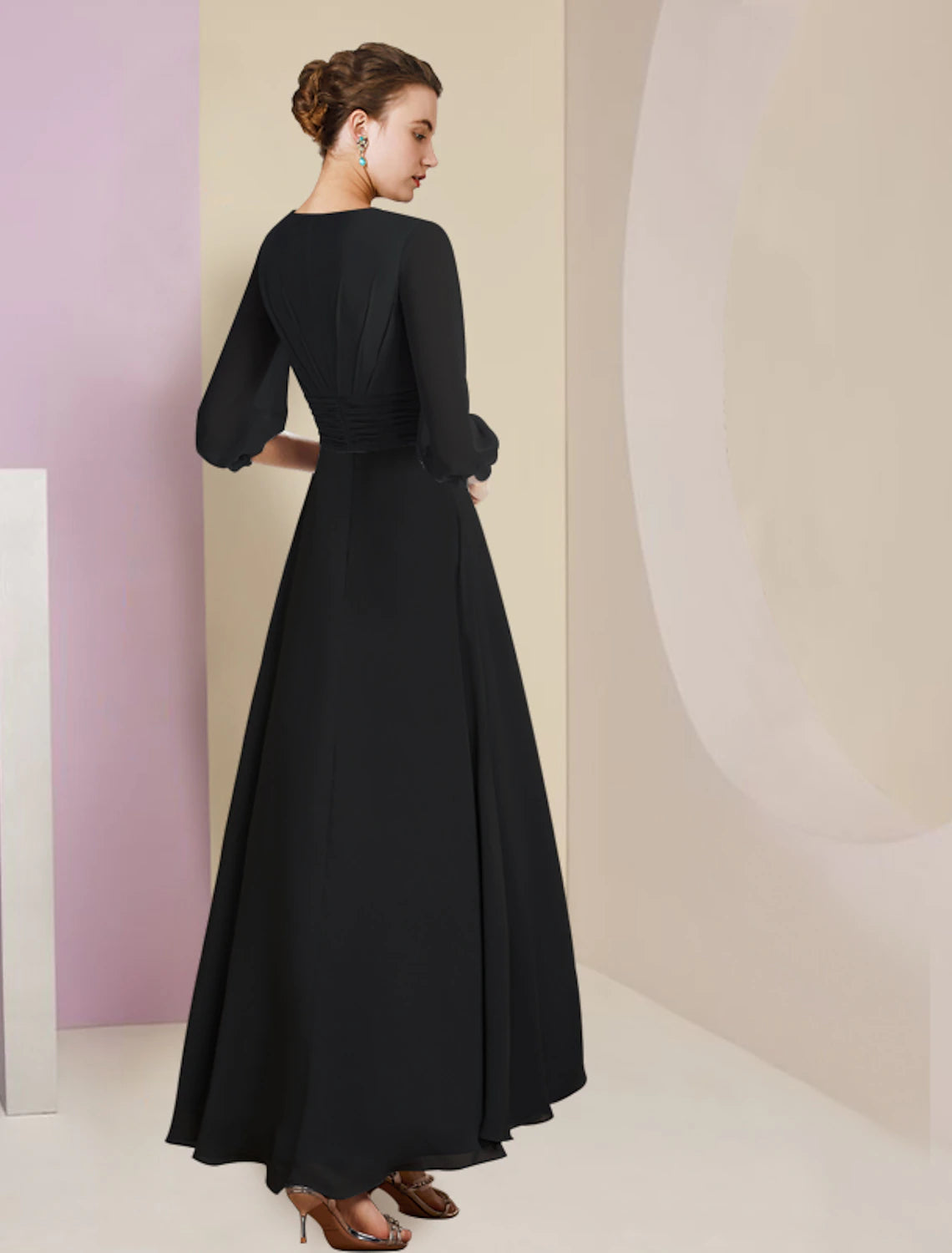 A-Linien-Kleid für die Mutter der Braut, formeller Hochzeitsgast, Vintage, elegant, V-Ausschnitt, asymmetrisch, knöchellang, Chiffon, 3/4-Ärmel mit Blume
