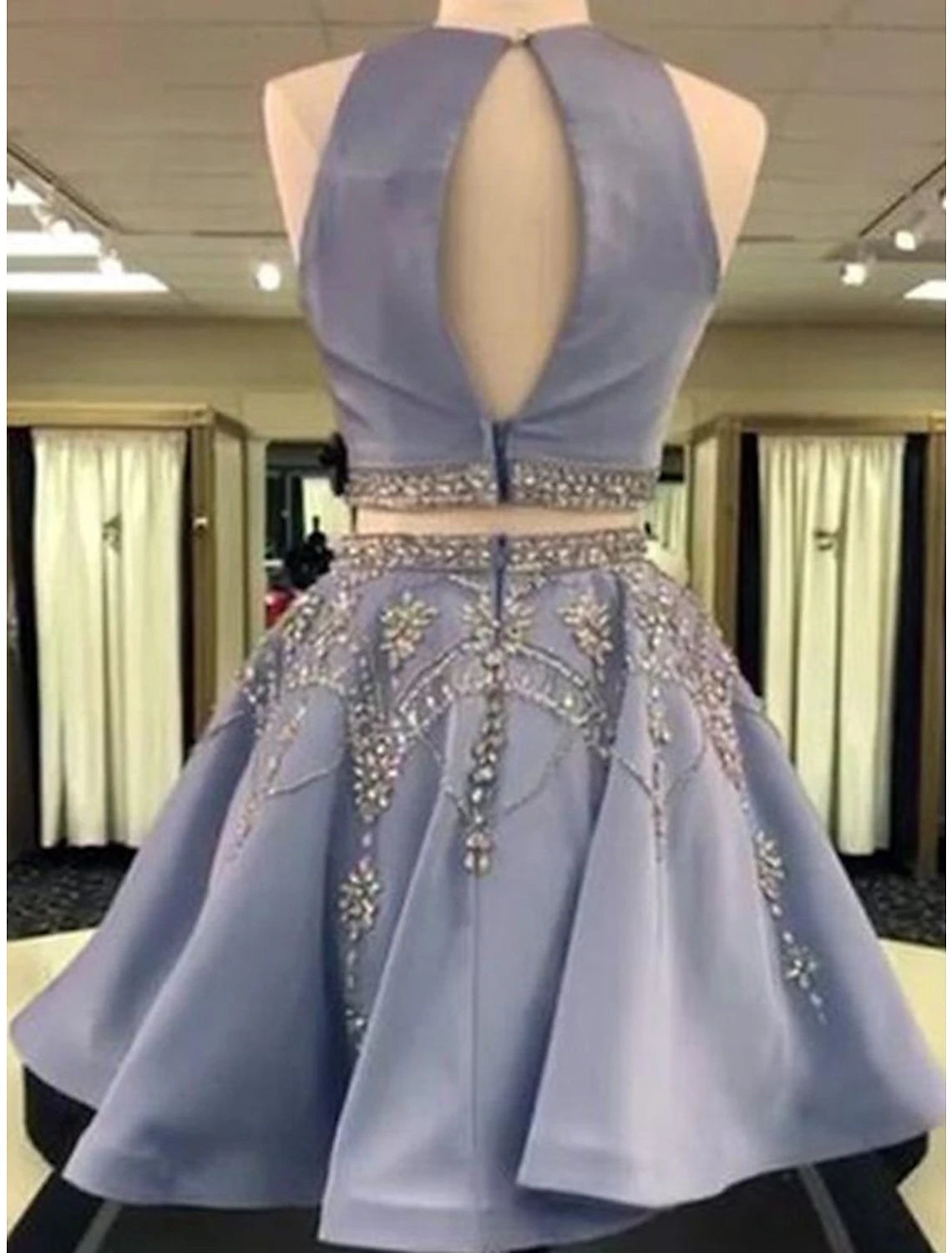 Vestidos de fiesta de dos piezas, elegantes, cortos o mini, sin mangas, con escote joya, de satén y cuentas.