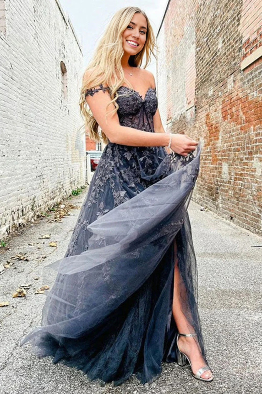 A-Linien-Ballkleid aus Tüllspitze mit Herzausschnitt und Schlitz