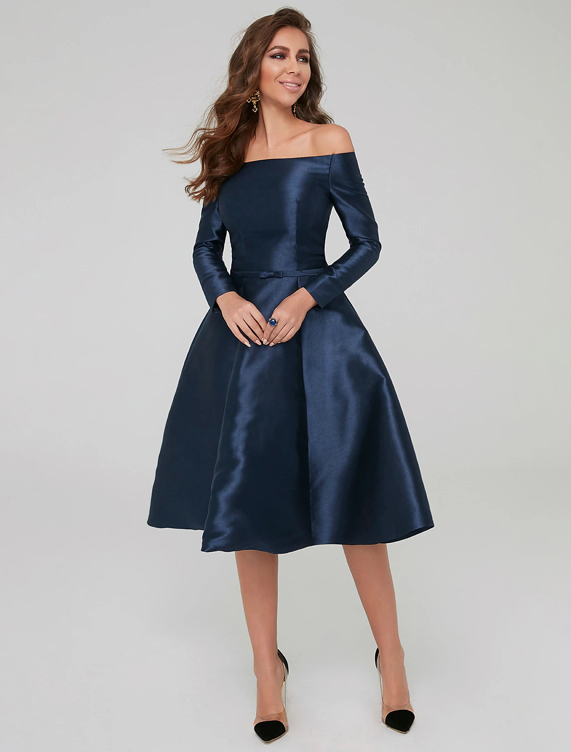 Vestidos de fiesta para ocasiones especiales, corte A, para invitadas de boda, largo hasta la rodilla, manga larga, hombros descubiertos, satén con pliegues