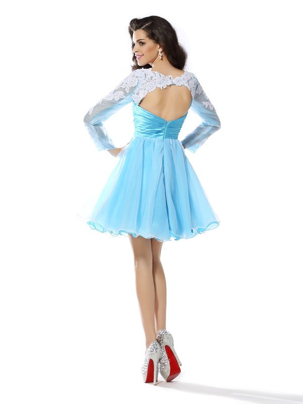 A-Line/Princess Scoop Applique Long Sleeves Short Elastic Woven Satin Cocktail Dresses