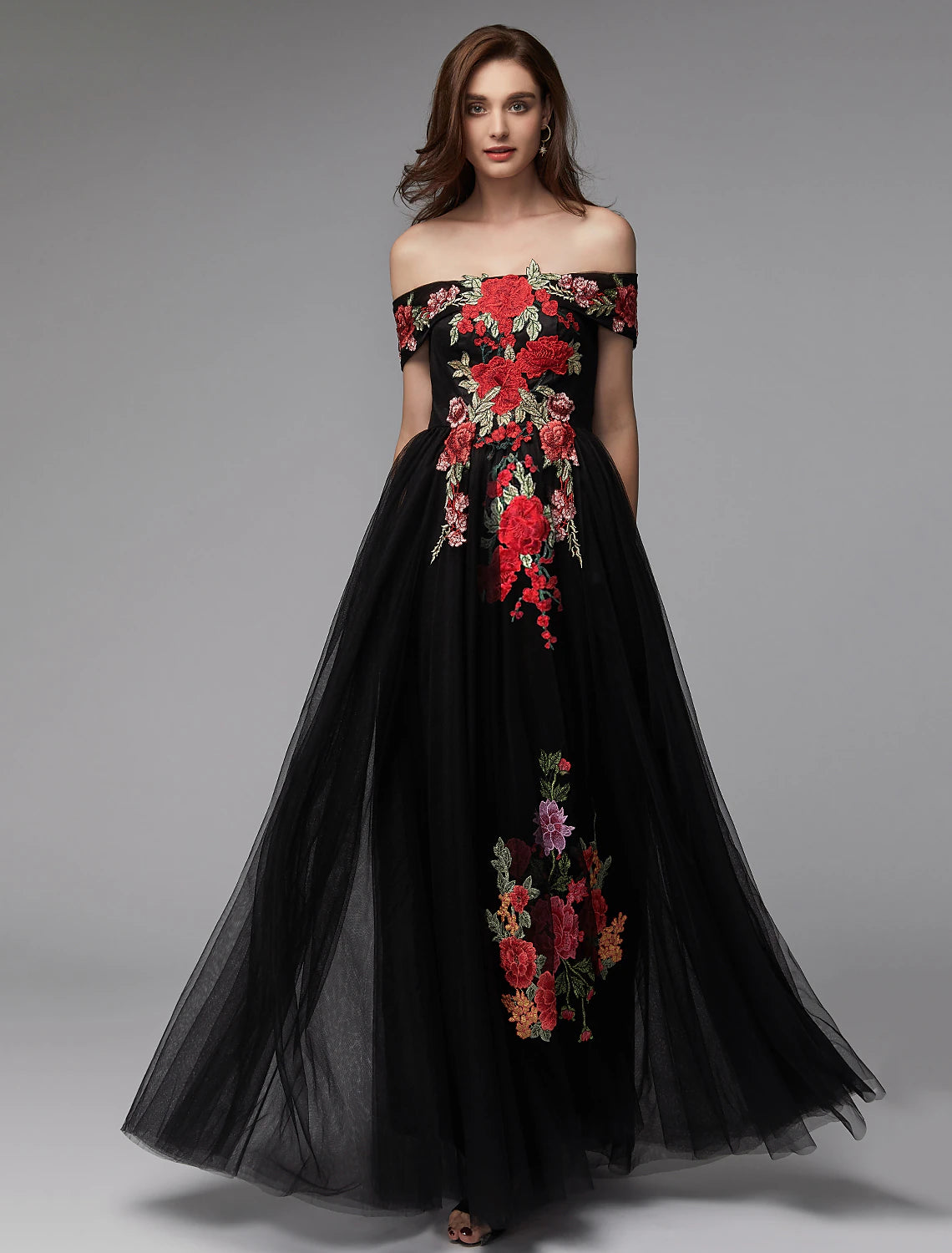 Vestido de fiesta de corte A, floral, para invitada de boda, largo hasta el suelo, sin mangas, hombros descubiertos, con encaje sobre tul y apliques bordados.