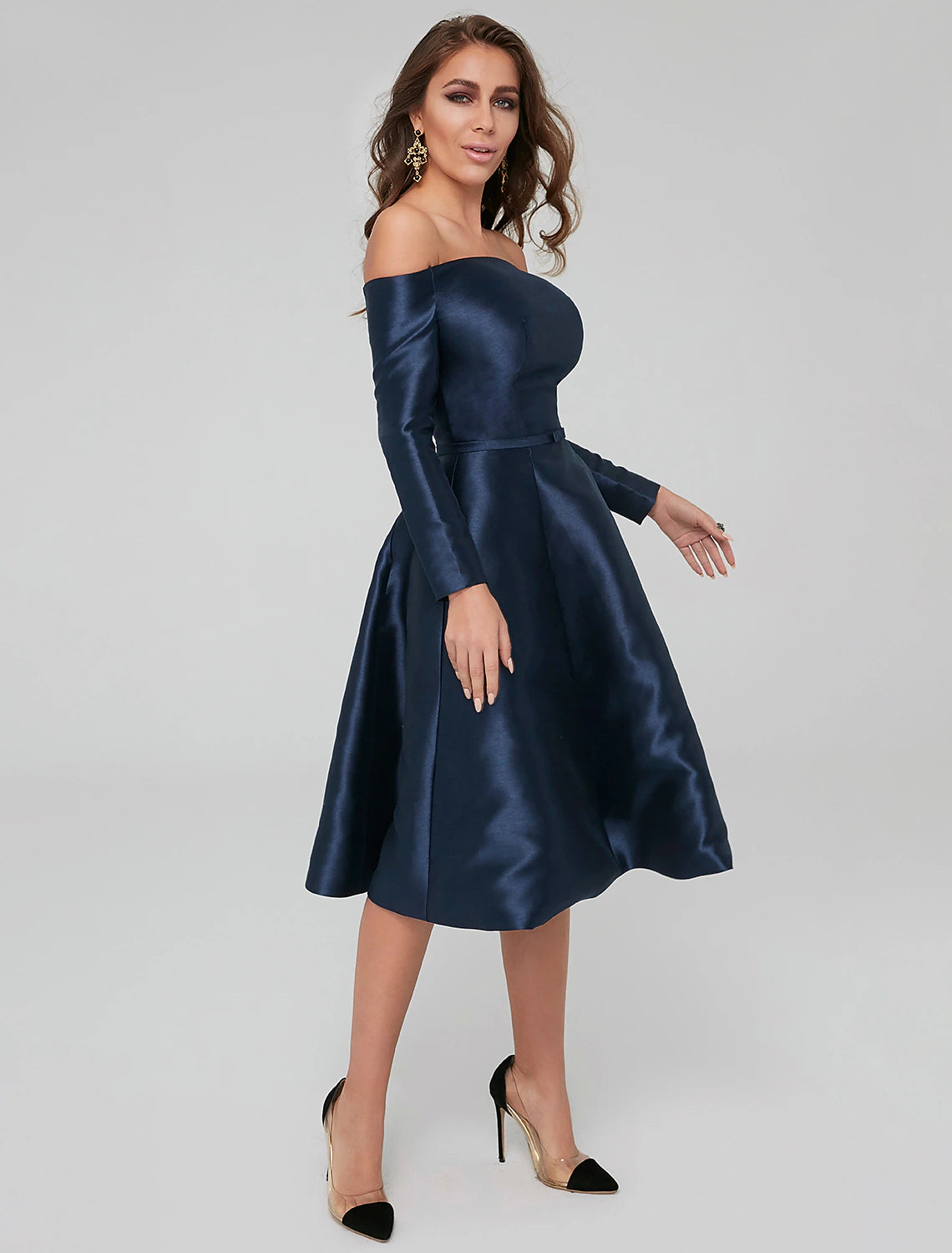 Vestidos de fiesta para ocasiones especiales, corte A, para invitadas de boda, largo hasta la rodilla, manga larga, hombros descubiertos, satén con pliegues