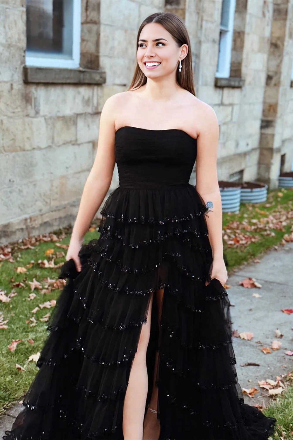 Trägerloses A-Linien-Ballkleid aus mehrlagigem Tüll mit Pailletten