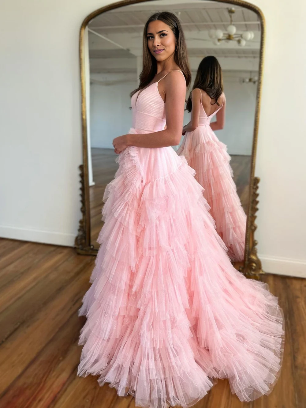 A-Linie Tüll Spaghettiträger Stufen-Ballkleid