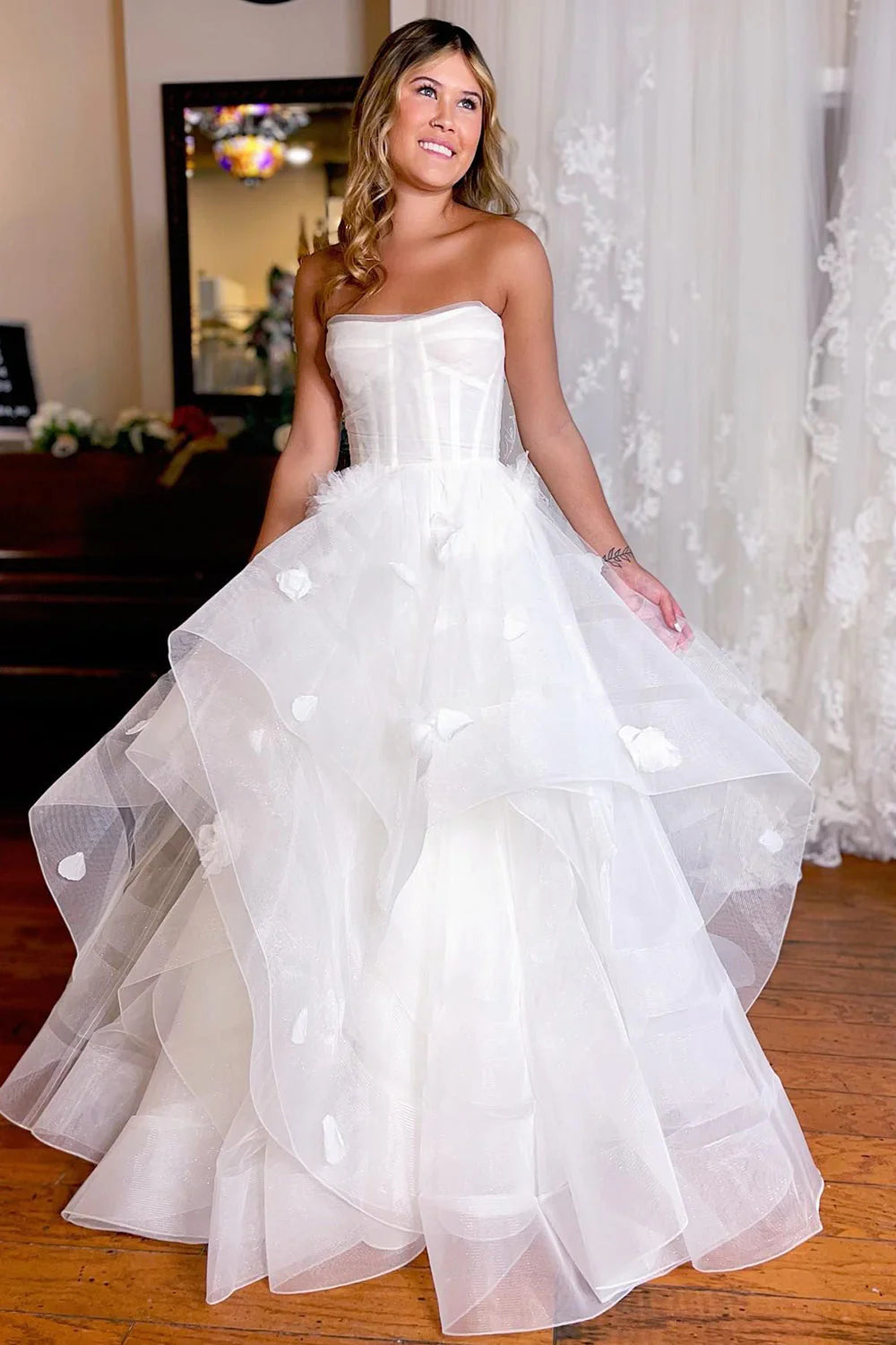 A-Line Corset Appliques Wedding Dress