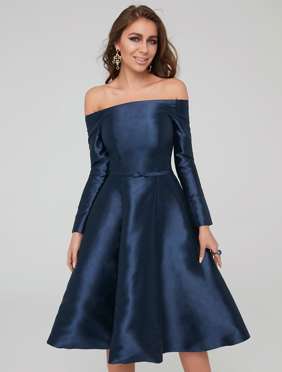 Vestidos de fiesta para ocasiones especiales, corte A, para invitadas de boda, largo hasta la rodilla, manga larga, hombros descubiertos, satén con pliegues