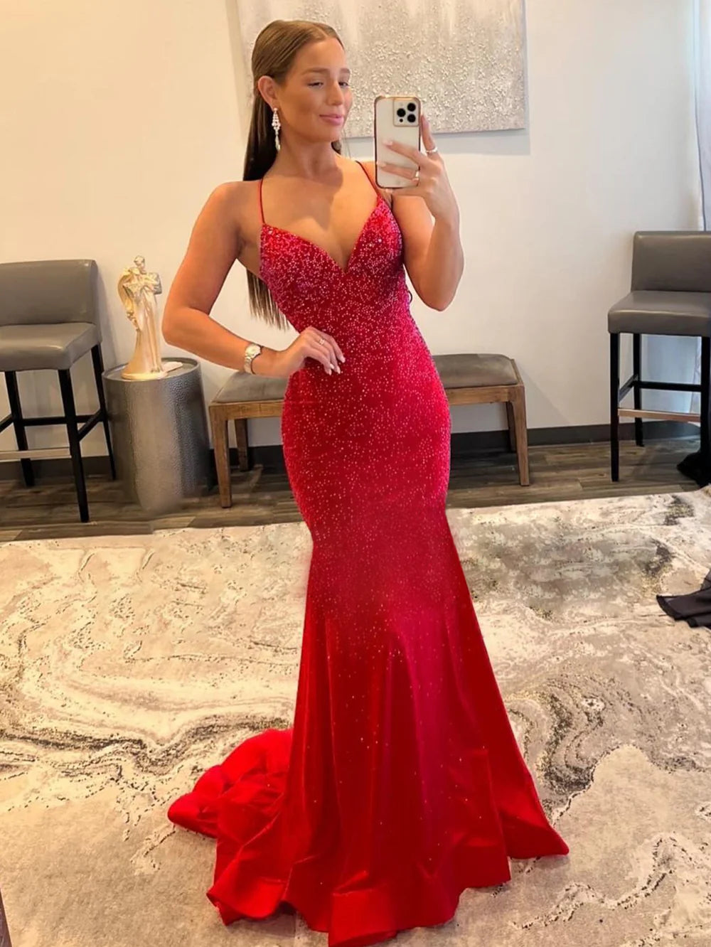 Vestido de fiesta de satén con purpurina y escote en V de sirena