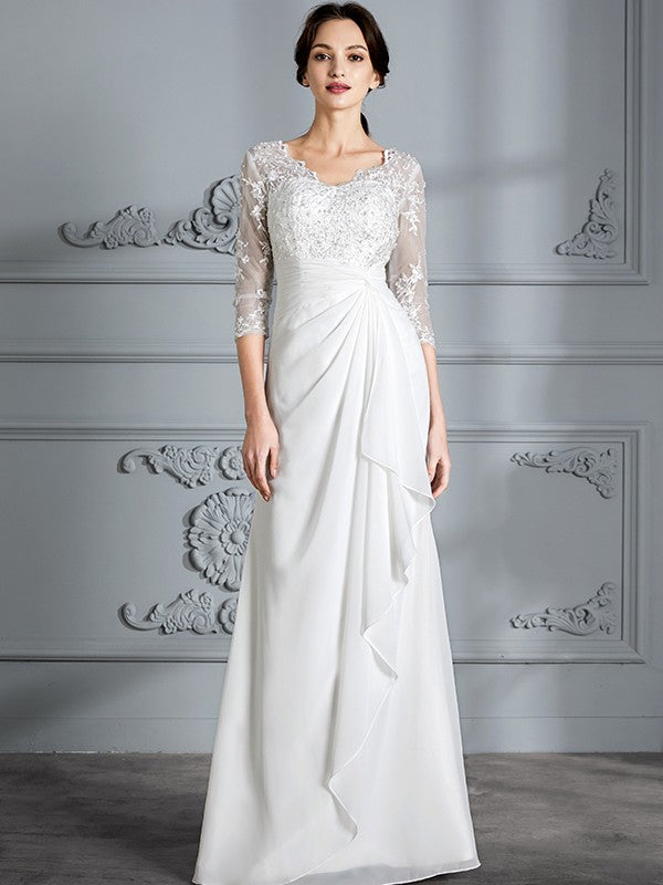 Vestidos de novia de gasa con escote en V, mangas 3/4 y corte tubo hasta el suelo