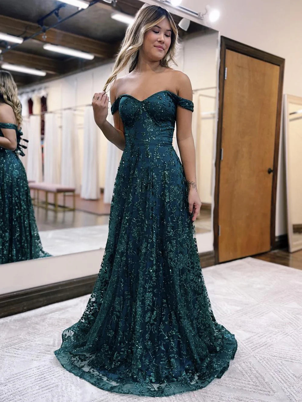 Vestido de fiesta largo de sirena con hombros descubiertos
