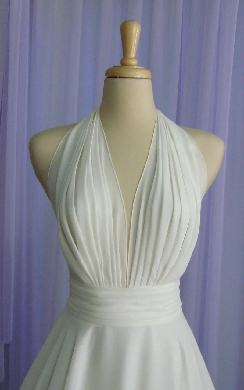 Chiffon-Brautkleid in Teelänge mit Ausschnitt