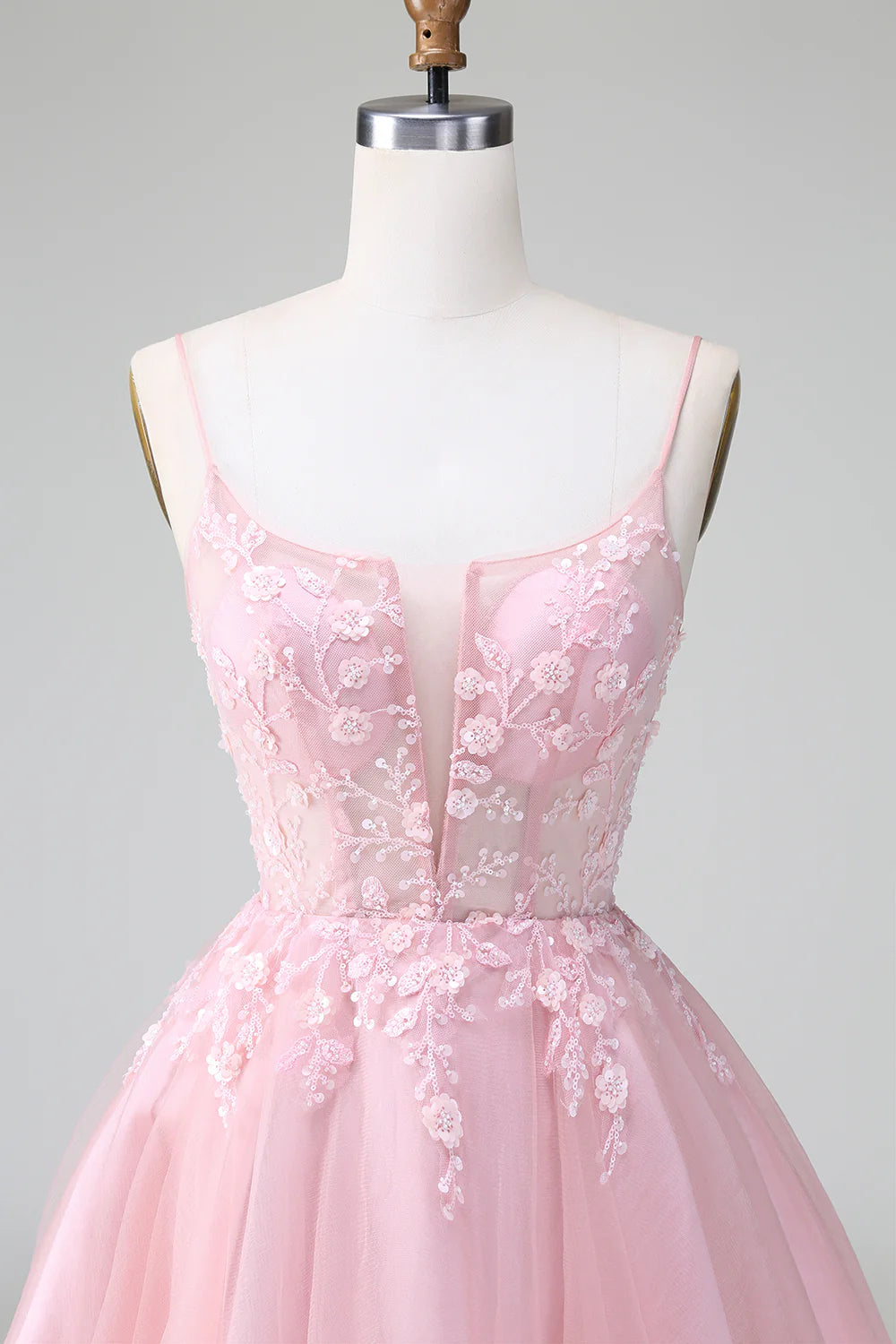 A Line Princess Spaghetti Straps Tulle Short Homecoming Dress with Appliques