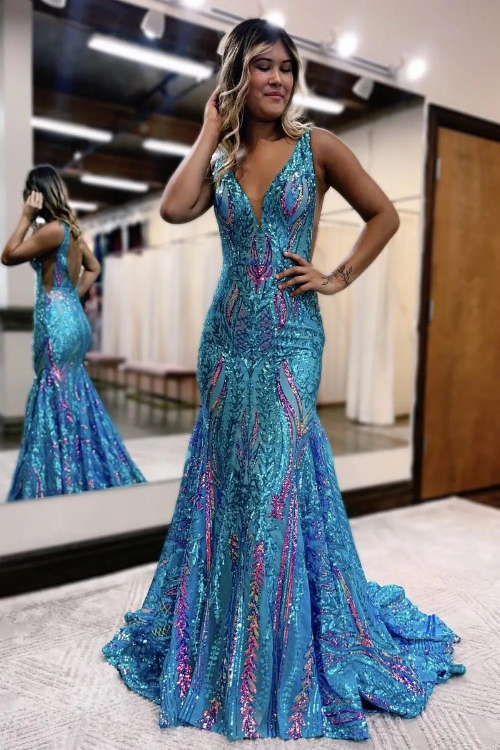 Mermaid V-Neck Sequins Long Prom Dress