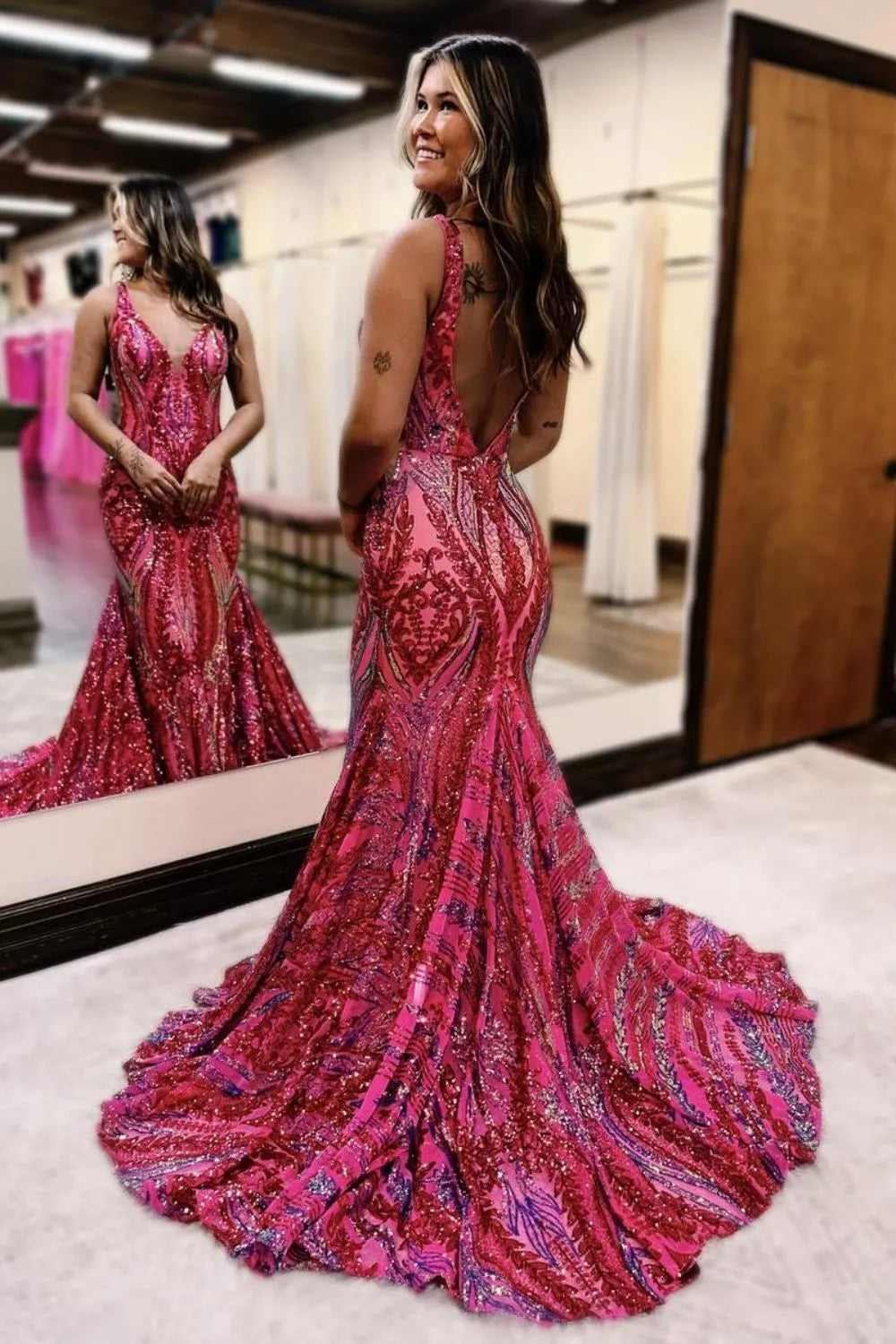 Mermaid V-Neck Sequins Long Prom Dress