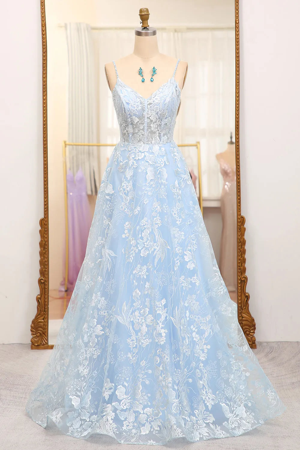 A-Line Spaghetti Straps Tulle Long Prom Dress With Appliques