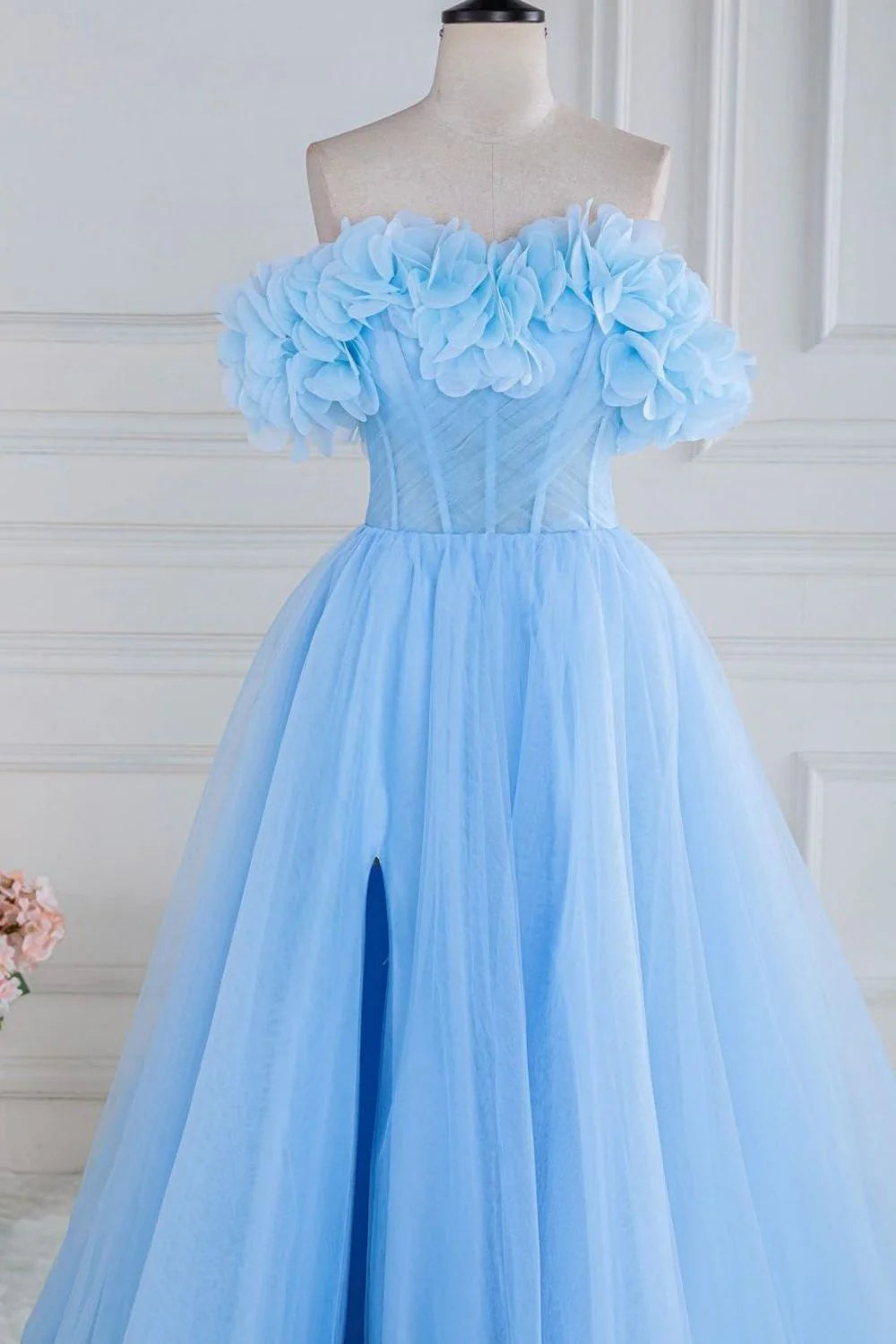 A-Linien-Ballkleid aus trägerlosem, langem Tüll mit 3D-Blumen