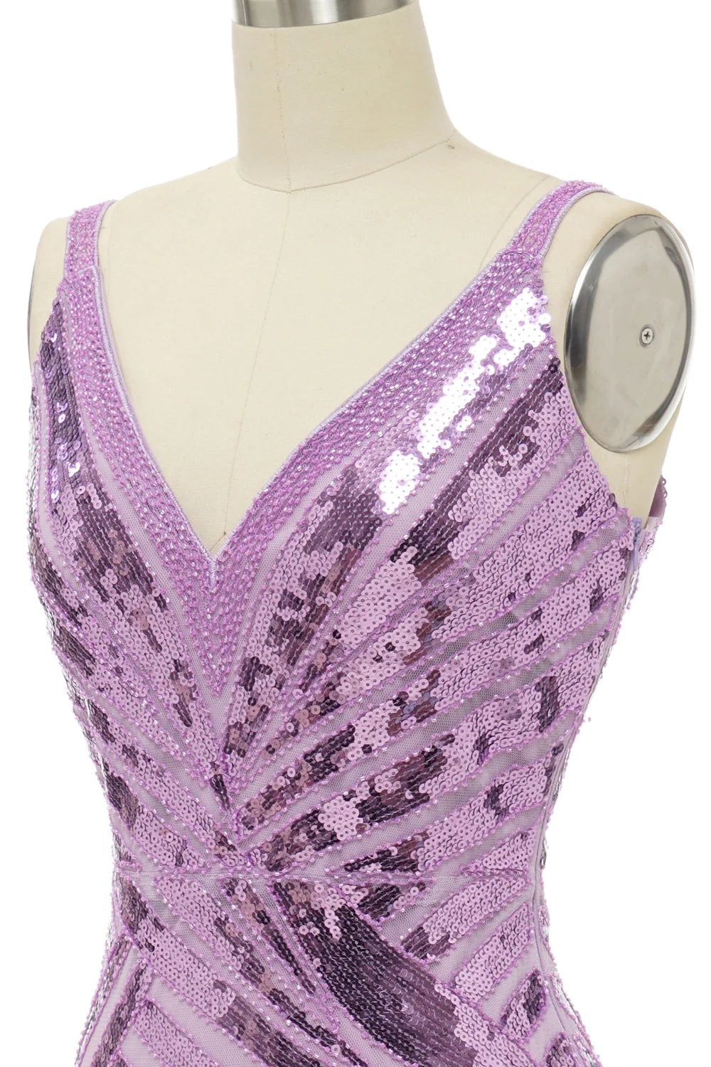 Rückenfreies, langes Ballkleid mit glitzernden lila Pailletten
