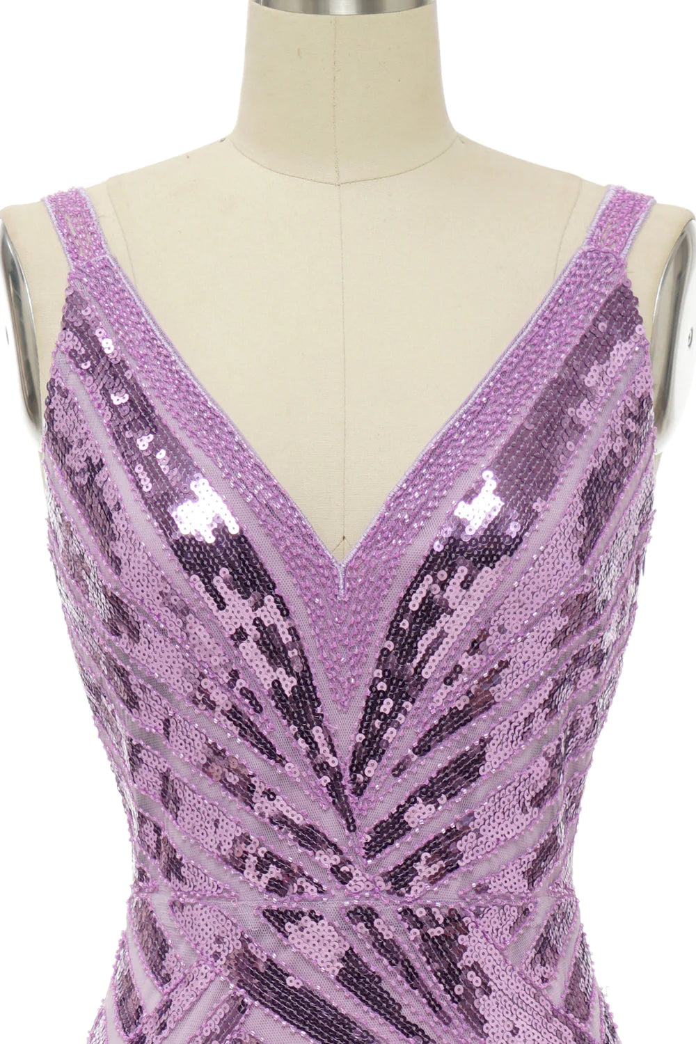 Rückenfreies, langes Ballkleid mit glitzernden lila Pailletten