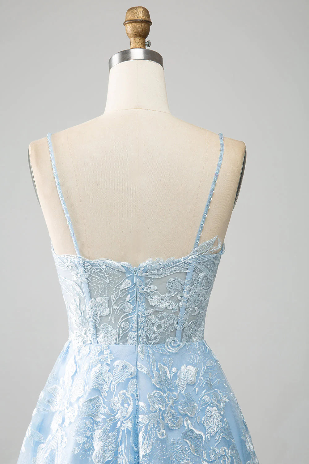 Himmelblaues A-Linien-Ballkleid mit Spaghettiträgern und Spitze und langem Korsett