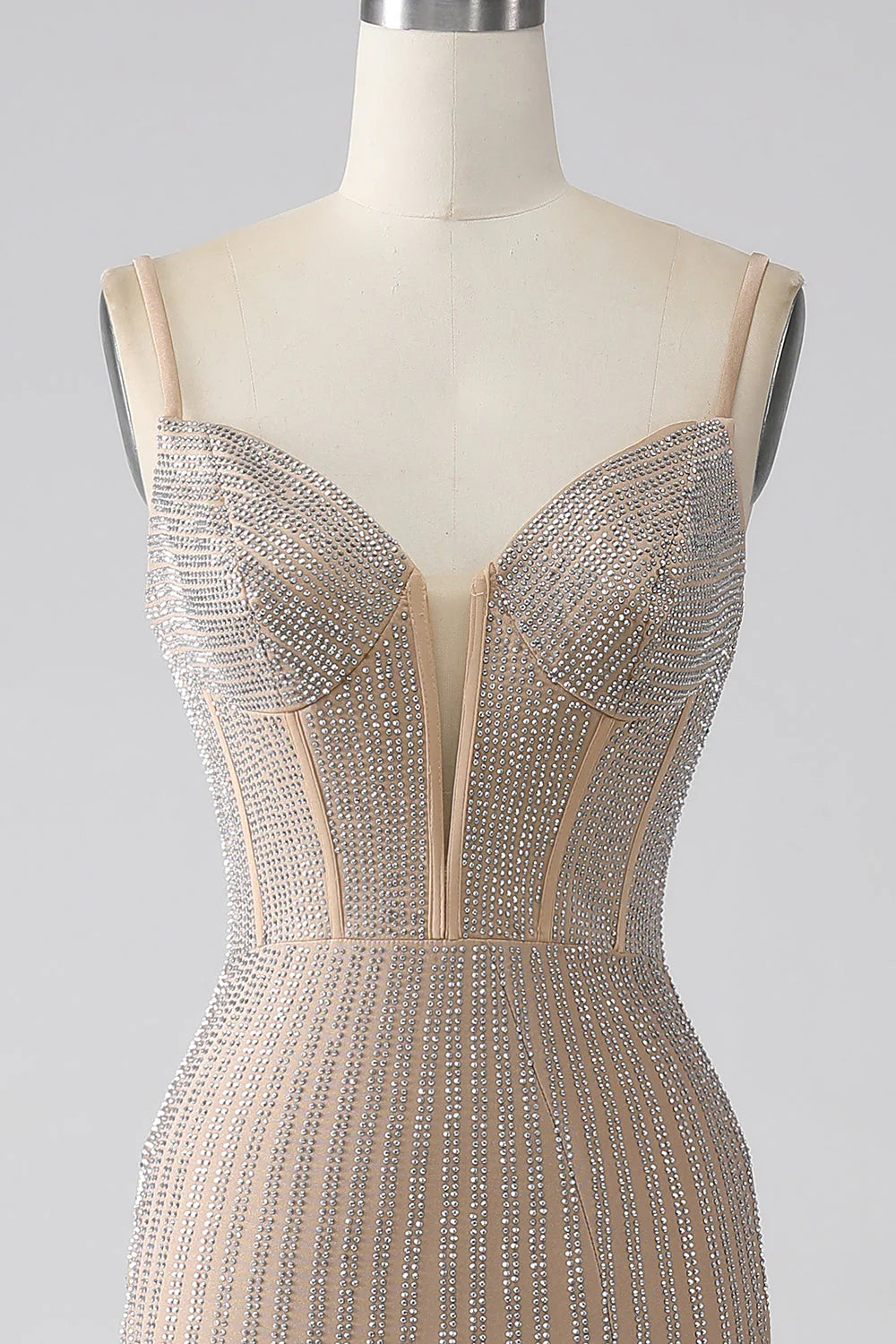 Glitzerndes Champagner-Meerjungfrauen-Ballkleid mit Spaghettiträgern und Schlitz