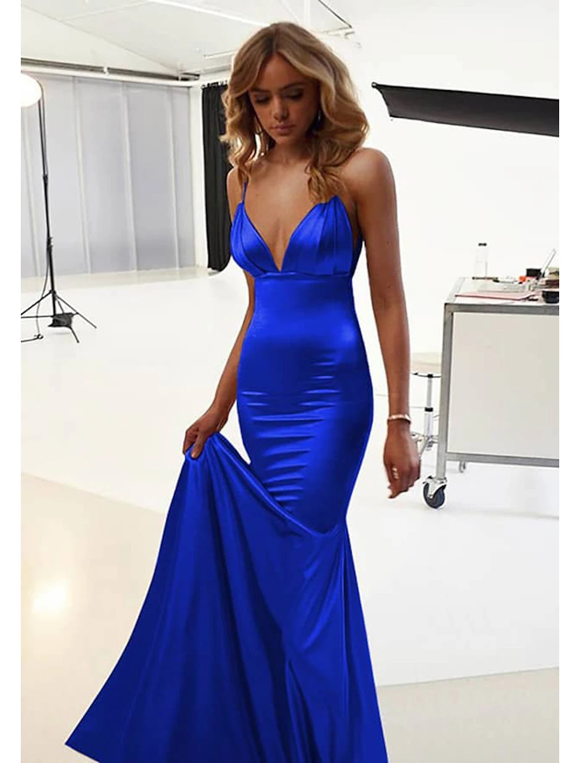 Meerjungfrau/Trompete Hochzeitsgastkleider Sexy Kleid Abschlussball Black Tie Gala Bodenlang Ärmellos Spaghettiträger Baumwolle Rückenfrei mit Rüschen