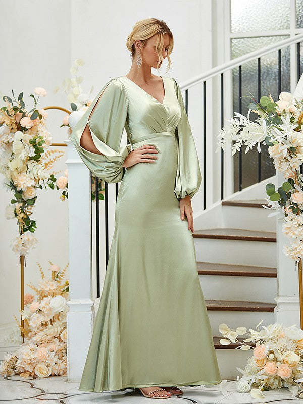 Vestidos de dama de honor con corte tubo/columna, satén tipo seda, fruncido, escote en V, mangas largas y largo hasta el suelo