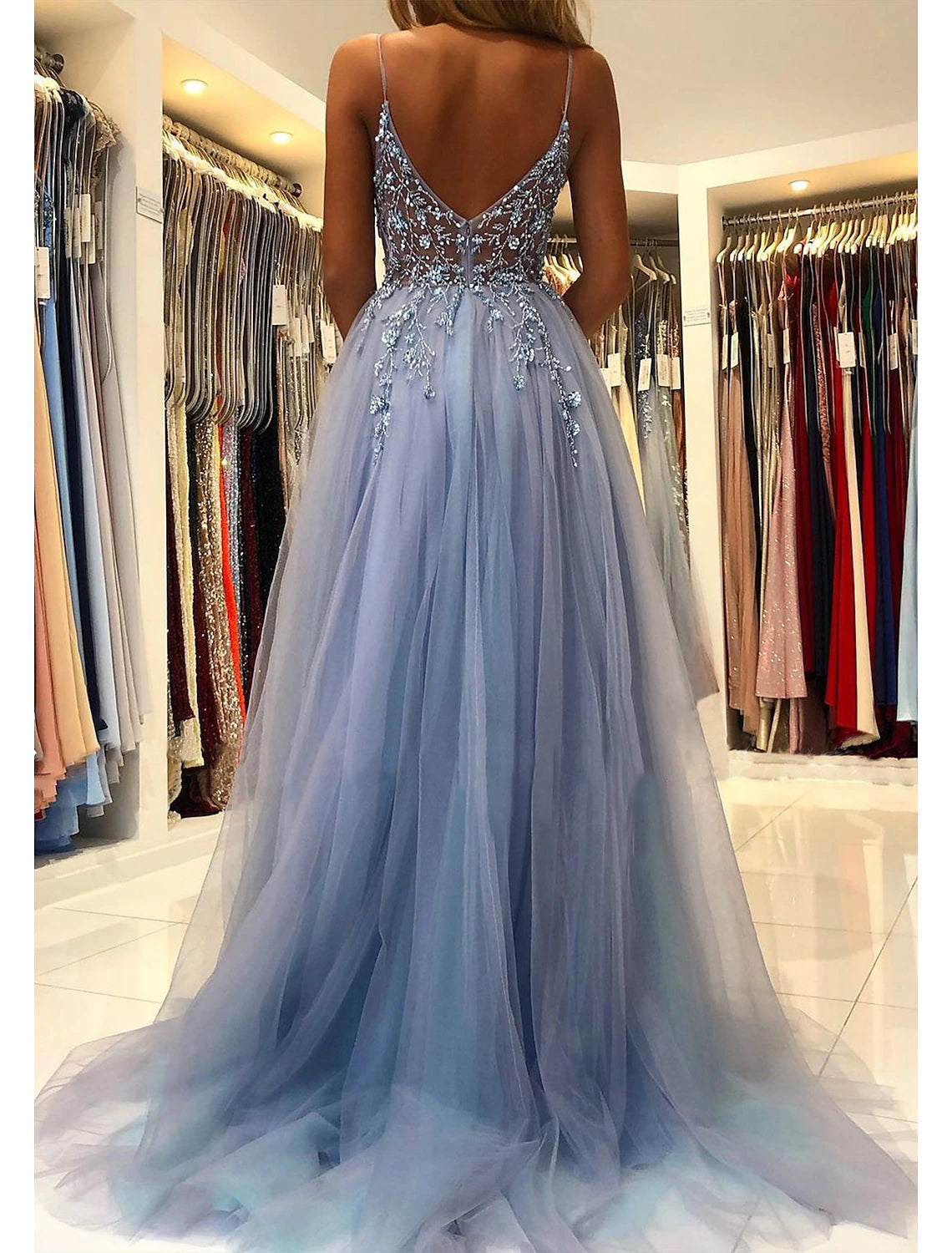 Vestido de fiesta de graduación de corte A, vestido de princesa, vestido formal de graduación, cola de corte, sin mangas, cuello en V, tul con cuentas
