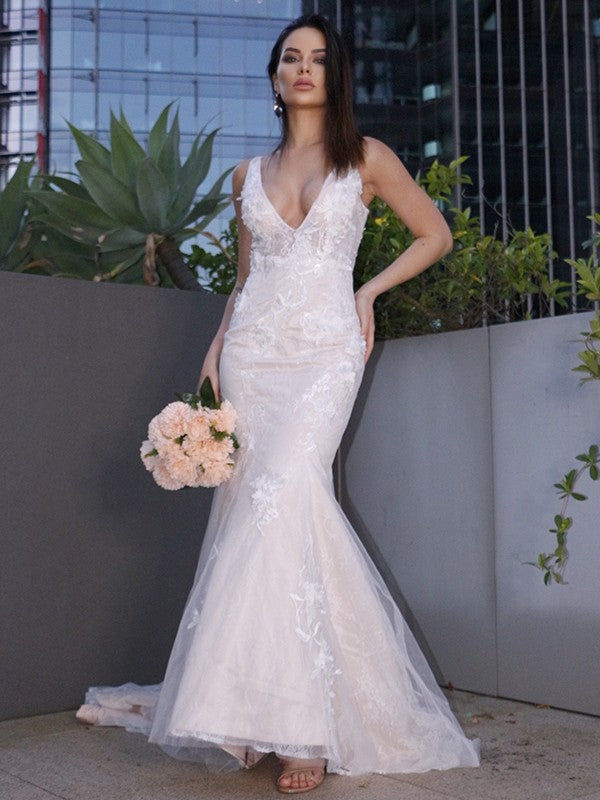 Trumpet/Mermaid Lace Applique V-neck Sleeveless Sweep/Brush Train Wedding Dresses