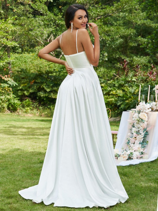Vestidos de novia de corte A/princesa, de satén, con volantes, tirantes finos, sin mangas y cola larga