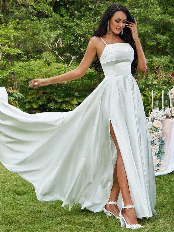 Vestidos de novia de corte A/princesa, de satén, con volantes, tirantes finos, sin mangas y cola larga