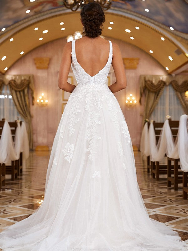Vestidos de novia de corte A/princesa con apliques de encaje, escote en V, sin mangas y cola larga