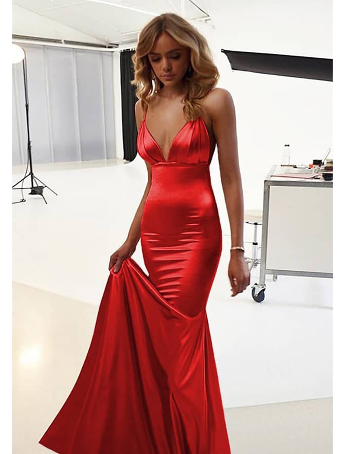 Meerjungfrau/Trompete Hochzeitsgastkleider Sexy Kleid Abschlussball Black Tie Gala Bodenlang Ärmellos Spaghettiträger Baumwolle Rückenfrei mit Rüschen