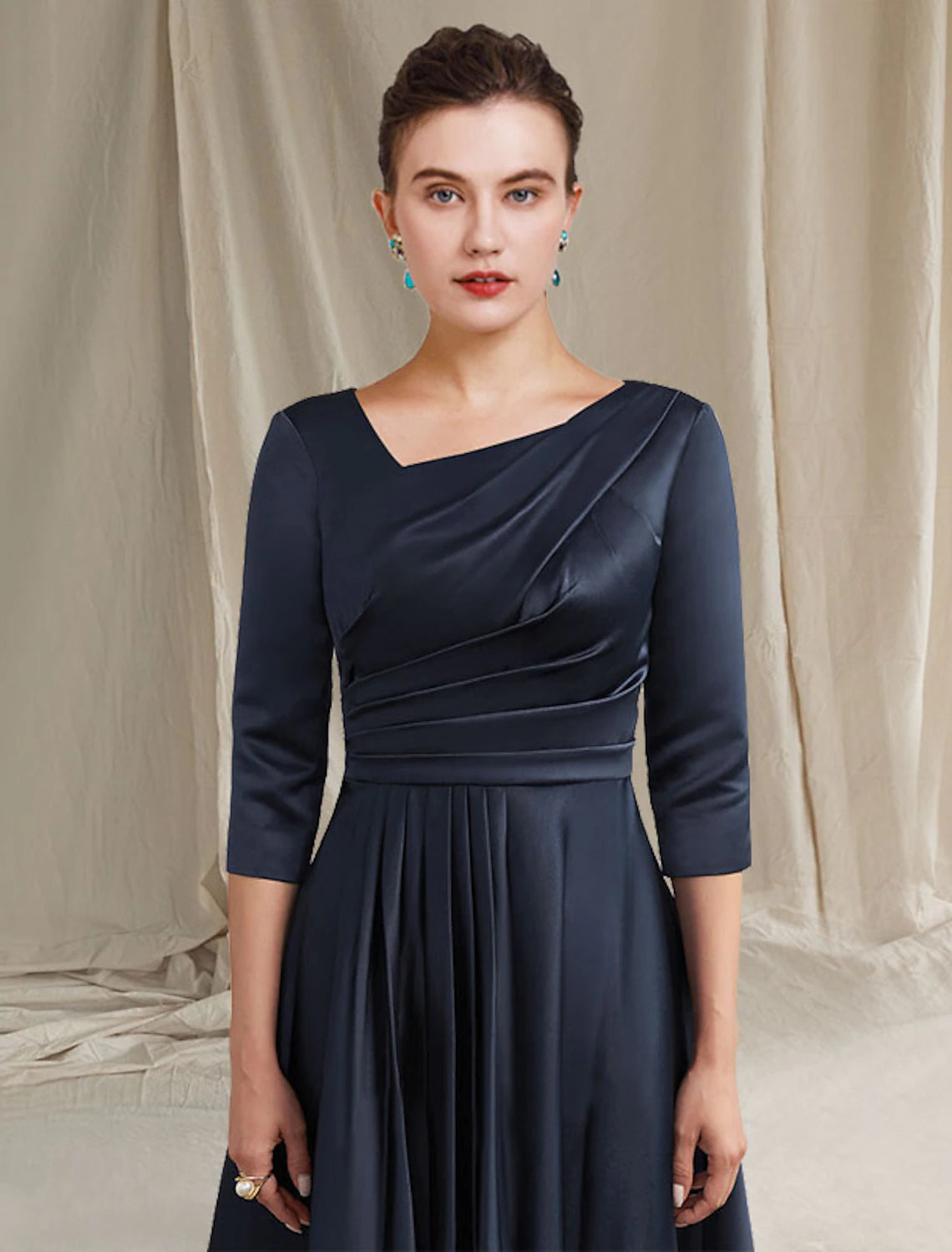A-Linien-Kleid für die Brautmutter, elegant, U-Boot-Ausschnitt, V-Ausschnitt, knielang, Satin, halbe Ärmel mit Falten, gerüscht