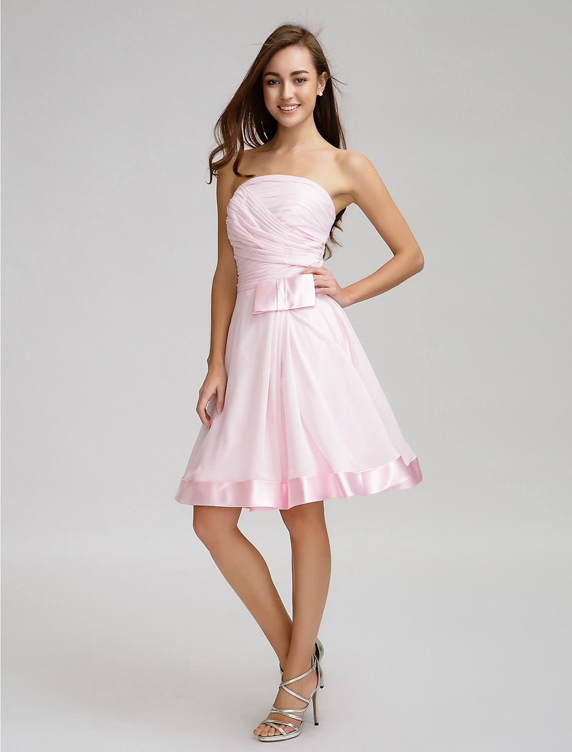 A-Linie, trägerlos, knielang, Chiffon-Brautjungfernkleid mit Schleife(n) / überkreuzt
