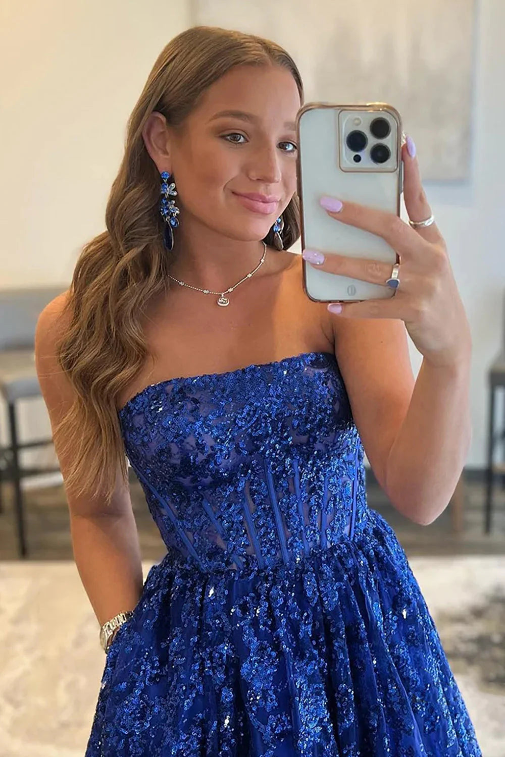 Vestido de fiesta largo de encaje con lentejuelas y bolsillos en forma de A