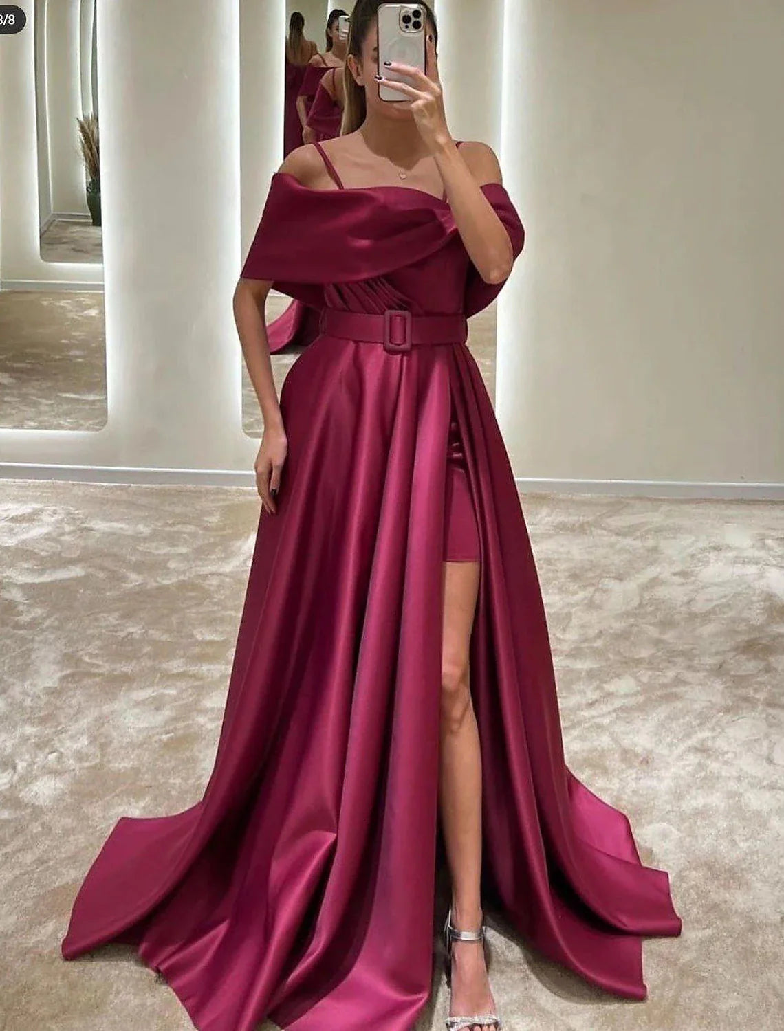 Vestido de noche elegante de corte A, formal, largo hasta el suelo, sin mangas, hombros descubiertos, satén con cristales, abertura y tiras