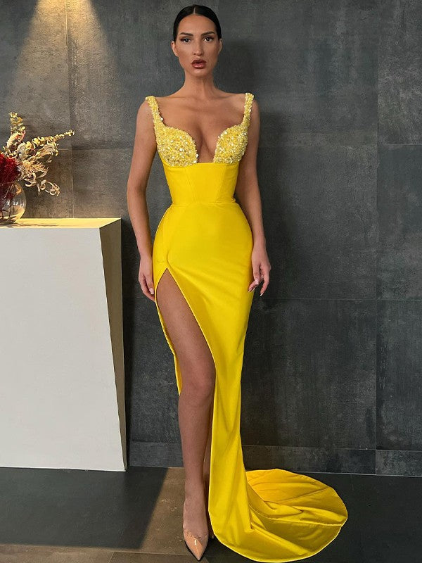 Vestidos de corte tubo/columna de crepé elástico con lentejuelas, escote en V, sin mangas y cola larga