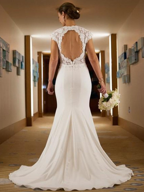 Vestidos de novia con corte tubo/columna, encaje de crepé elástico, escote redondo, mangas cortas y cola larga
